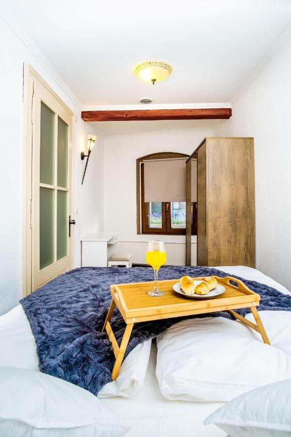 Апартаменты Zollus House Tvrda Осиек Экстерьер фото